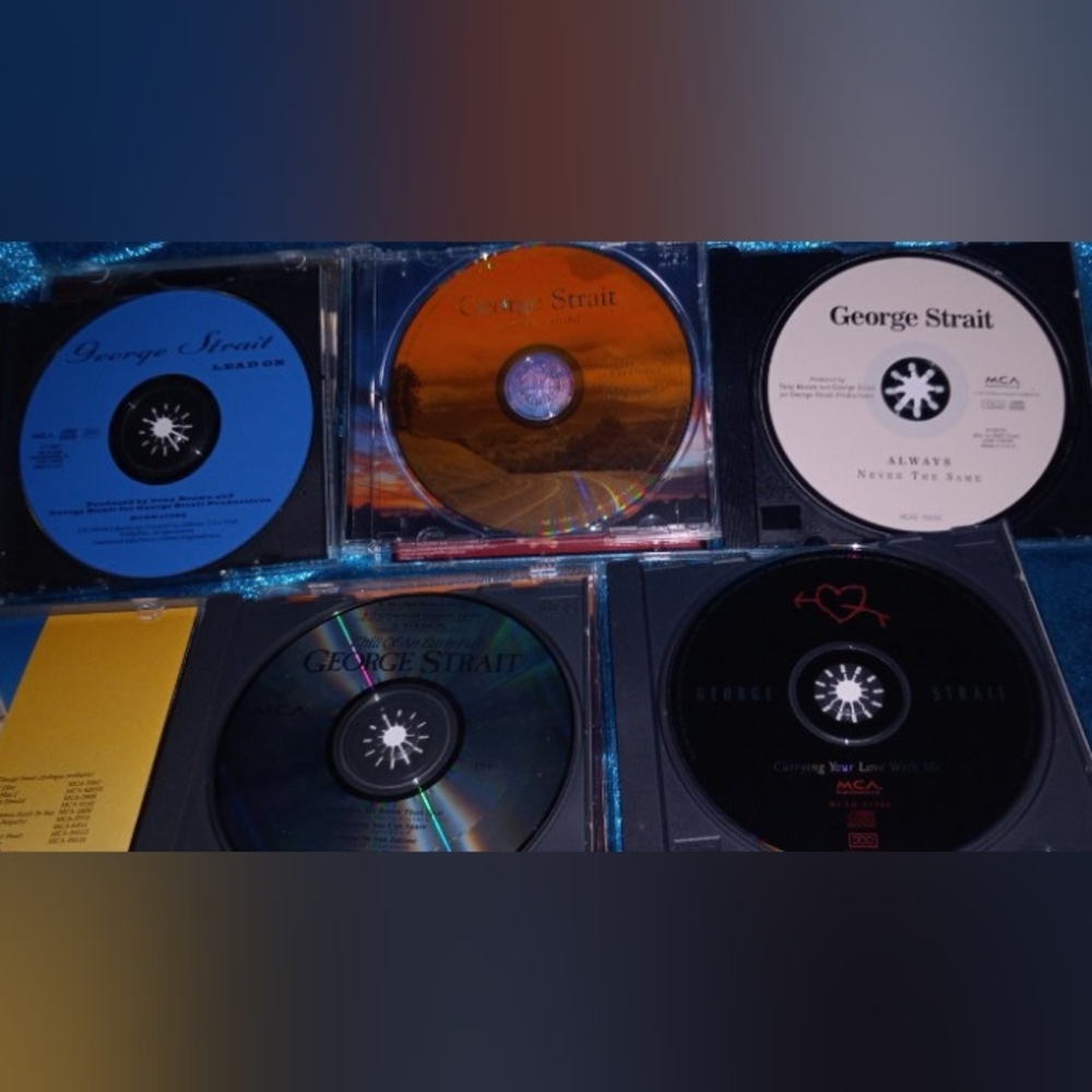5 George Strait Cds - Picture 4 of 11